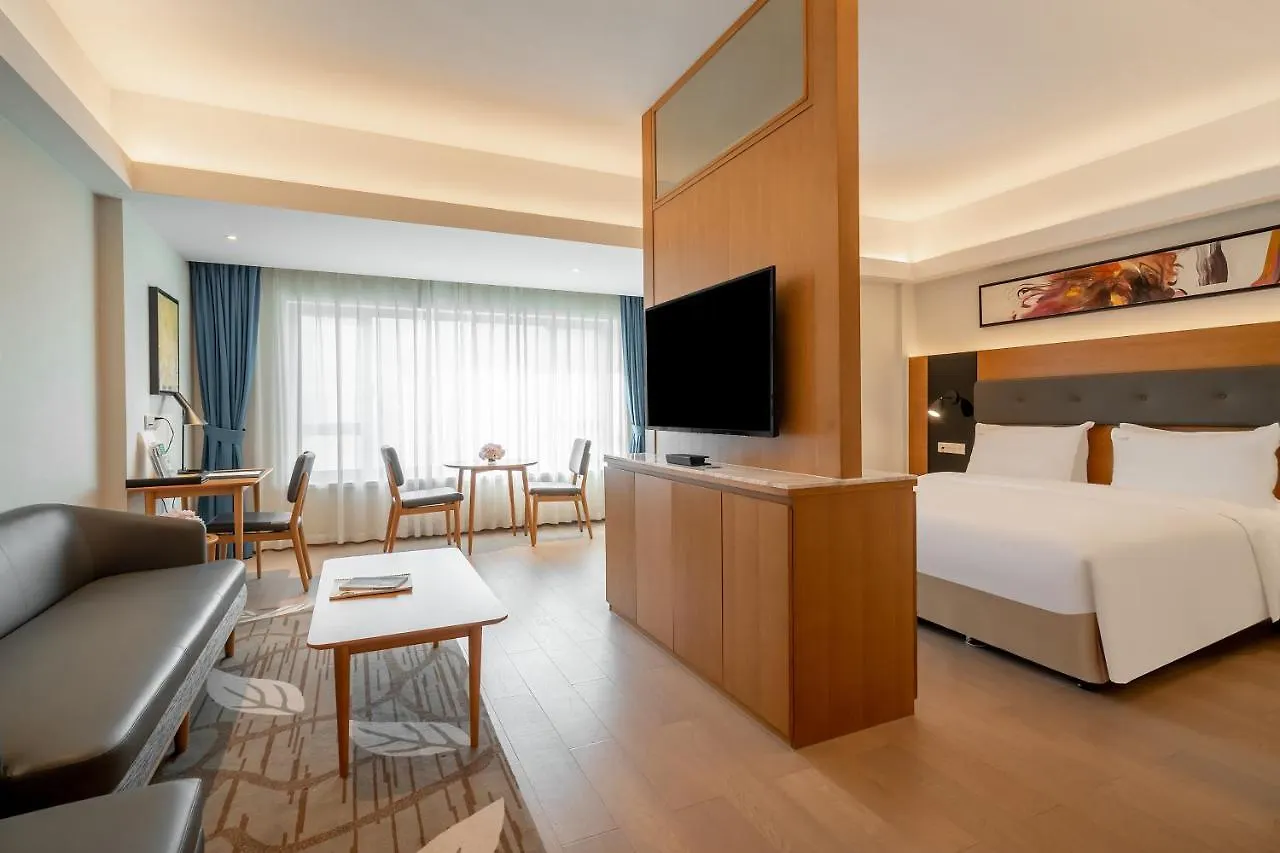 Holiday Inn Shanghai Hongqiao Central By Ihg 4*,