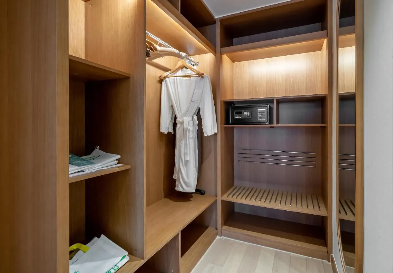 Holiday Inn Shanghai Hongqiao Central By Ihg